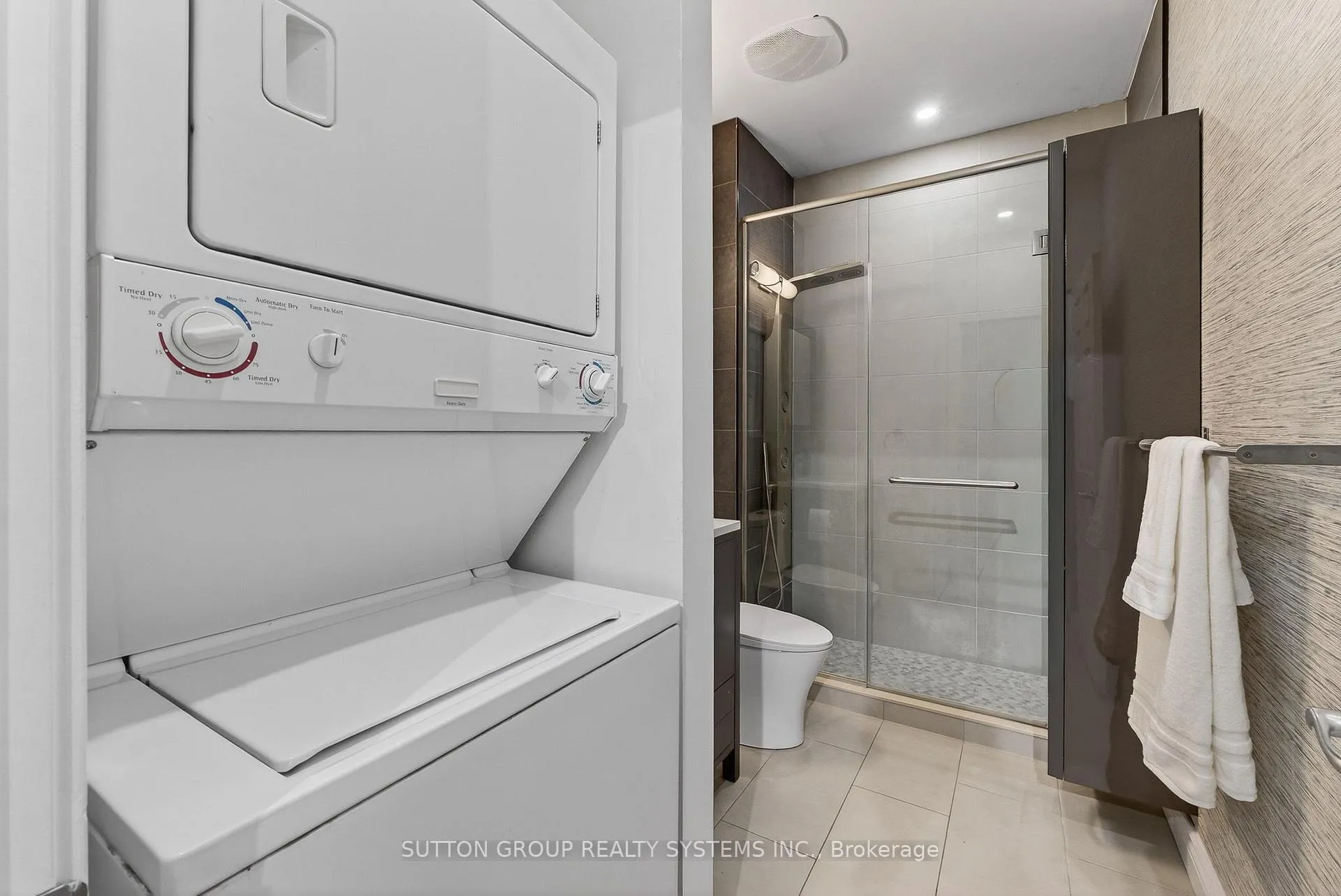 Photo 4 of Unit 211, 2 Fieldway Road, Etobicoke, Islington-City Centre West — HOMEH