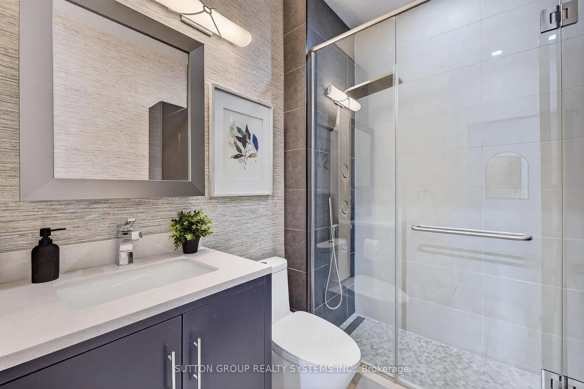 Photo 5 of Unit 211, 2 Fieldway Road, Etobicoke, Islington-City Centre West — HOMEH