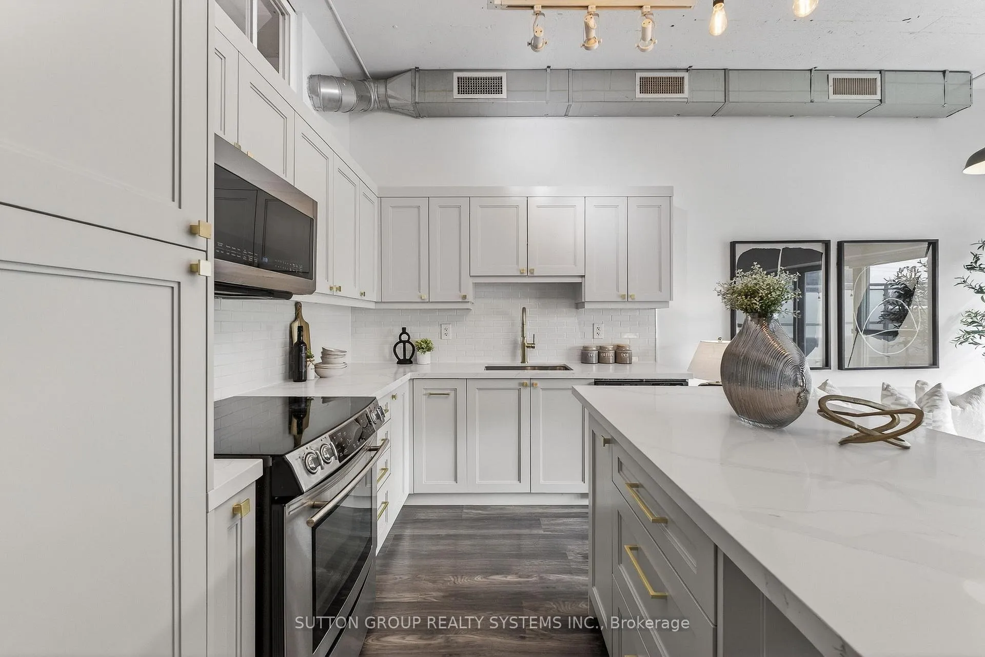 Photo 8 of Unit 211, 2 Fieldway Road, Etobicoke, Islington-City Centre West — HOMEH