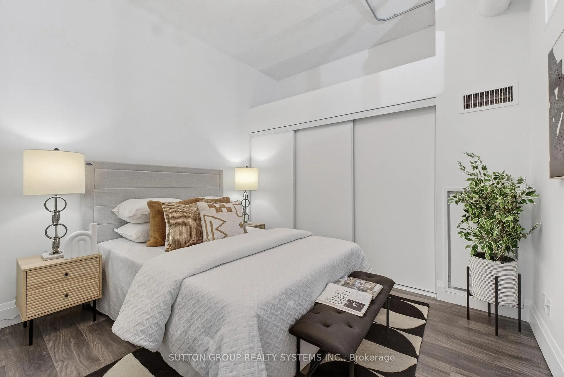 Photo 23 of Unit 211, 2 Fieldway Road, Etobicoke, Islington-City Centre West — HOMEH