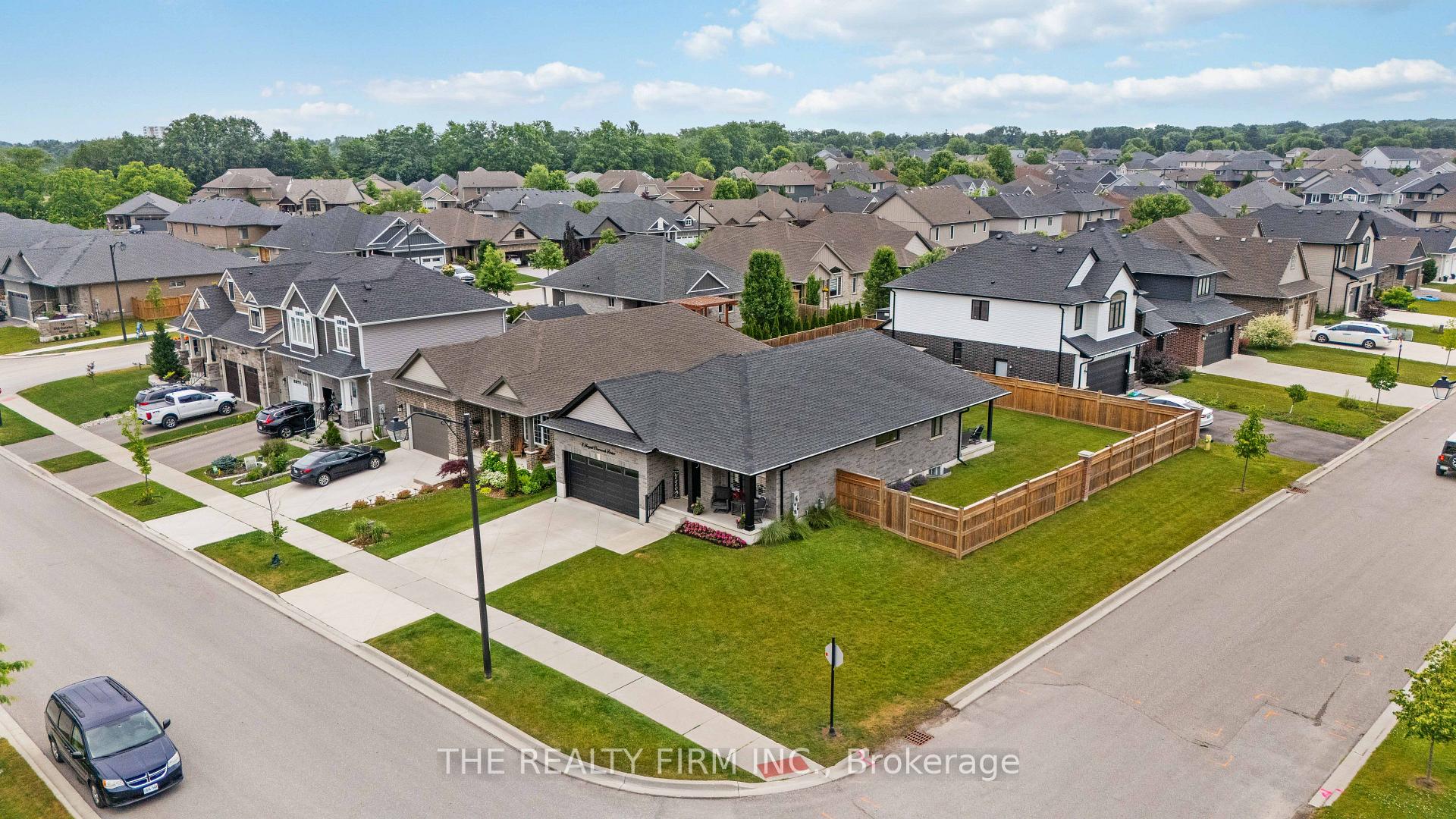 Photo 3 of 8 Royal Dornoch Drive, St. Thomas — HOMEH