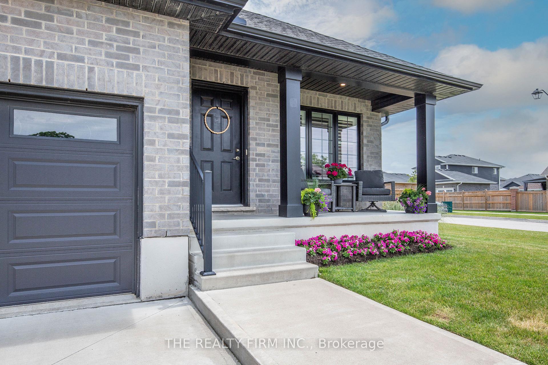 Photo 4 of 8 Royal Dornoch Drive, St. Thomas — HOMEH