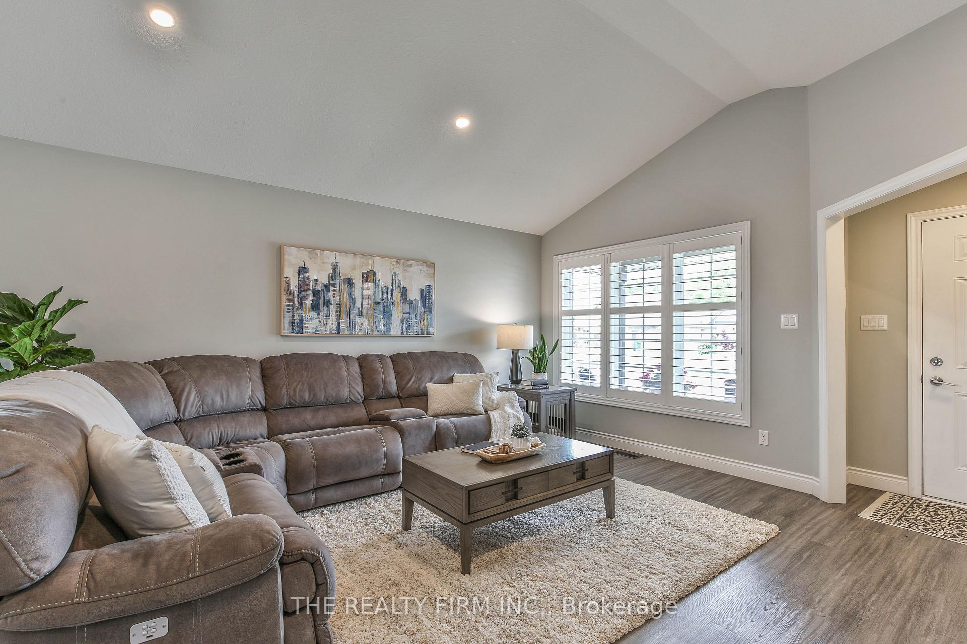 Photo 6 of 8 Royal Dornoch Drive, St. Thomas — HOMEH
