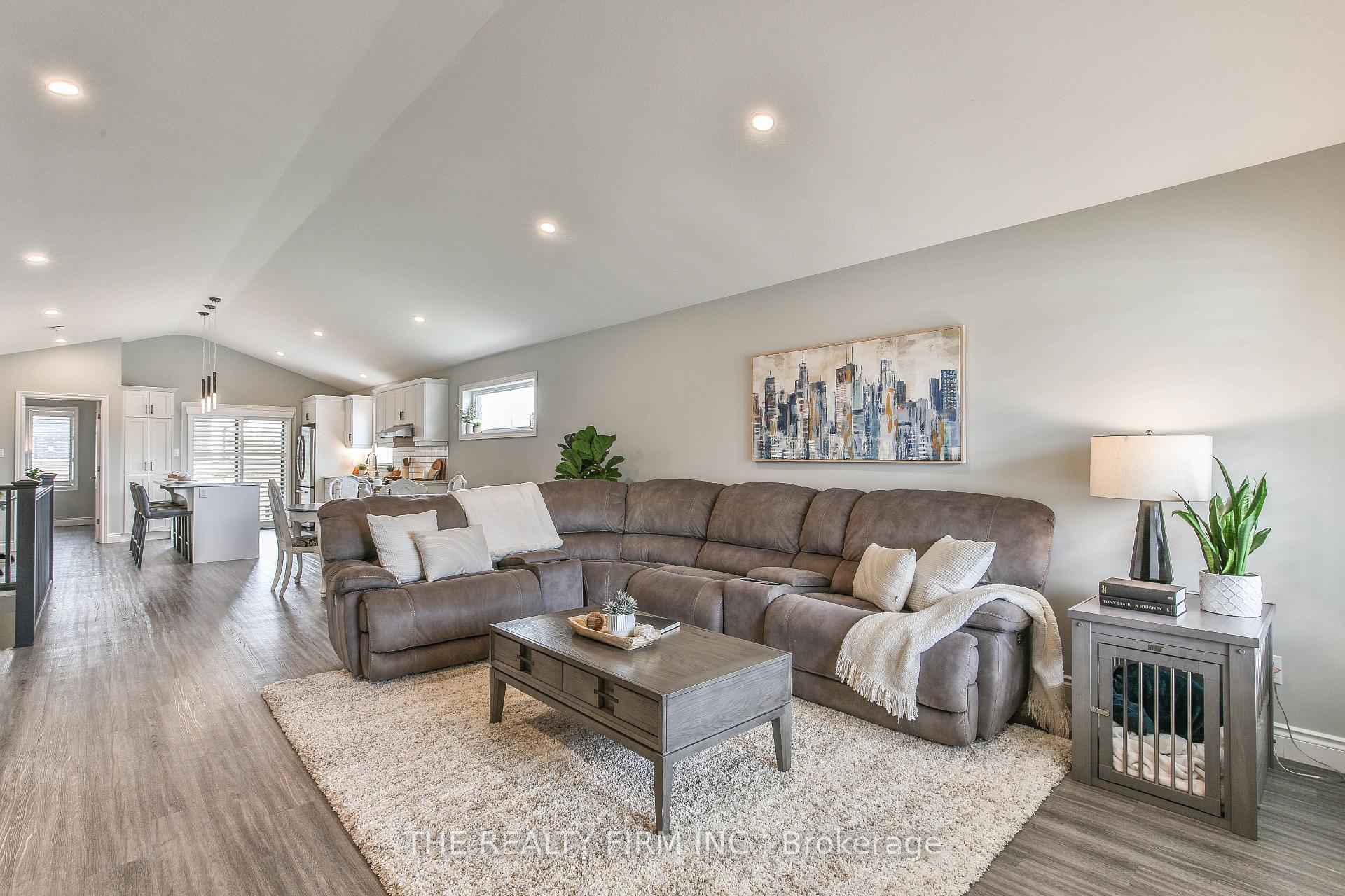 Photo 8 of 8 Royal Dornoch Drive, St. Thomas — HOMEH