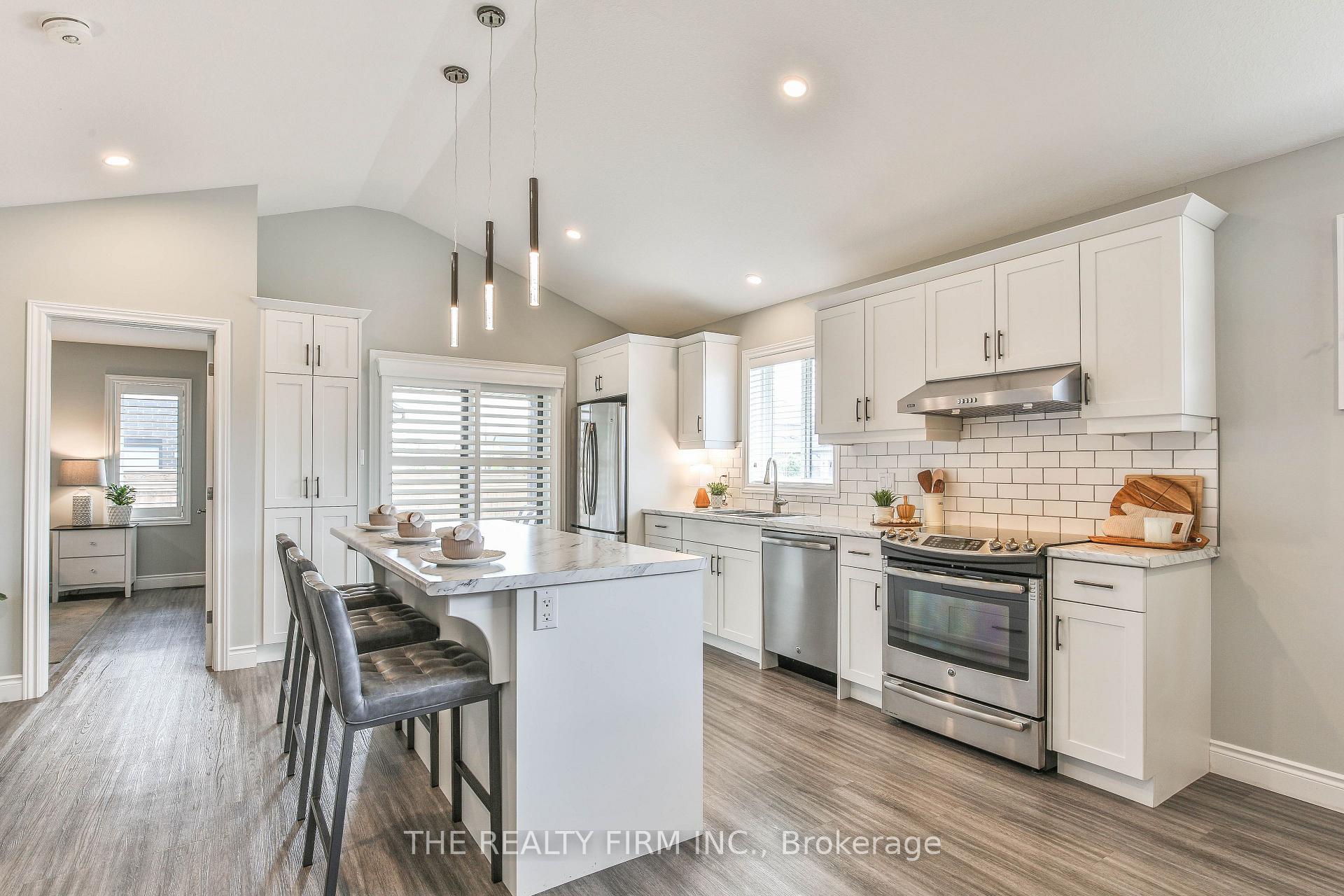 Photo 11 of 8 Royal Dornoch Drive, St. Thomas — HOMEH