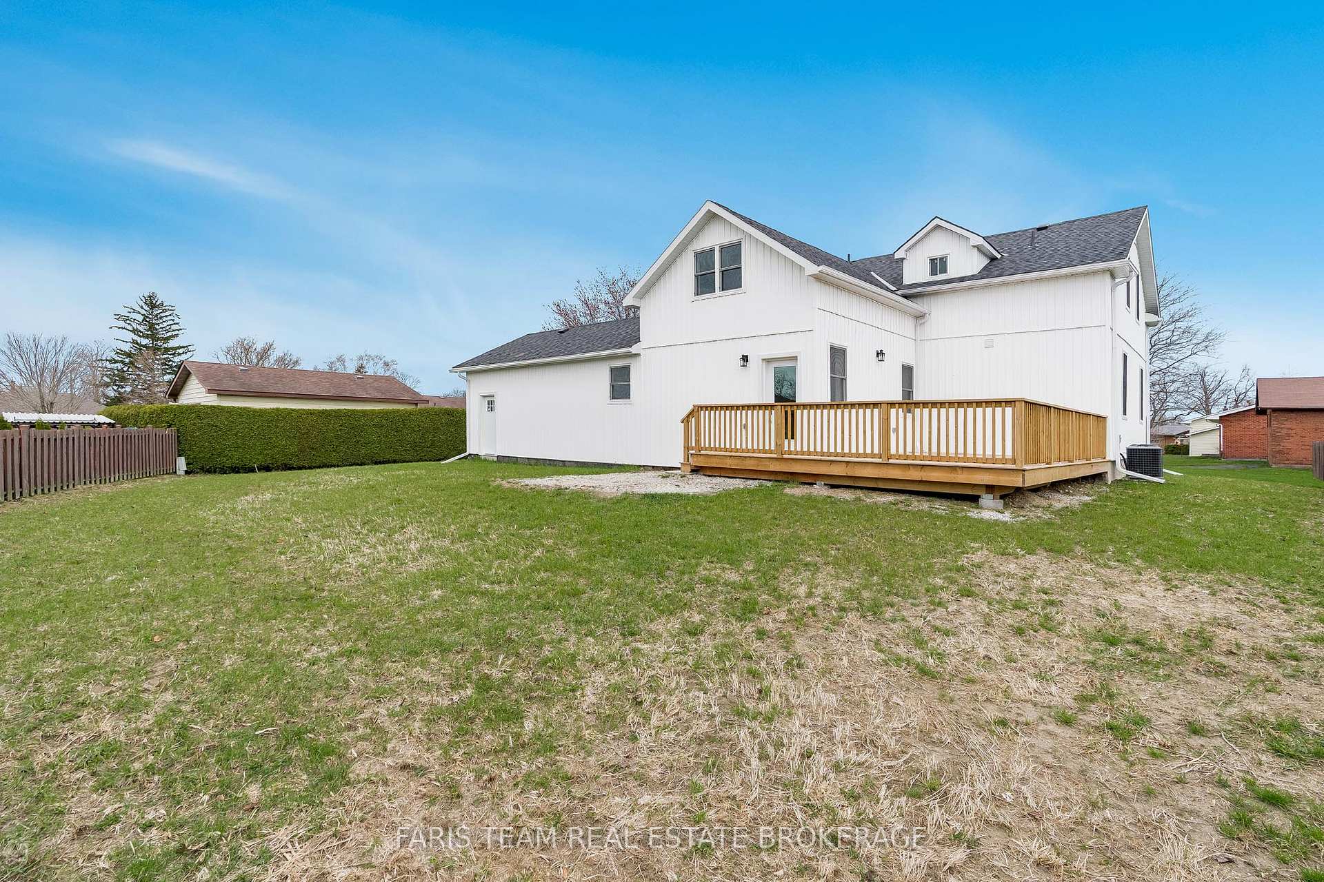 Photo 27 of 9 Bertram Drive, Springwater, Elmvale — HOMEH