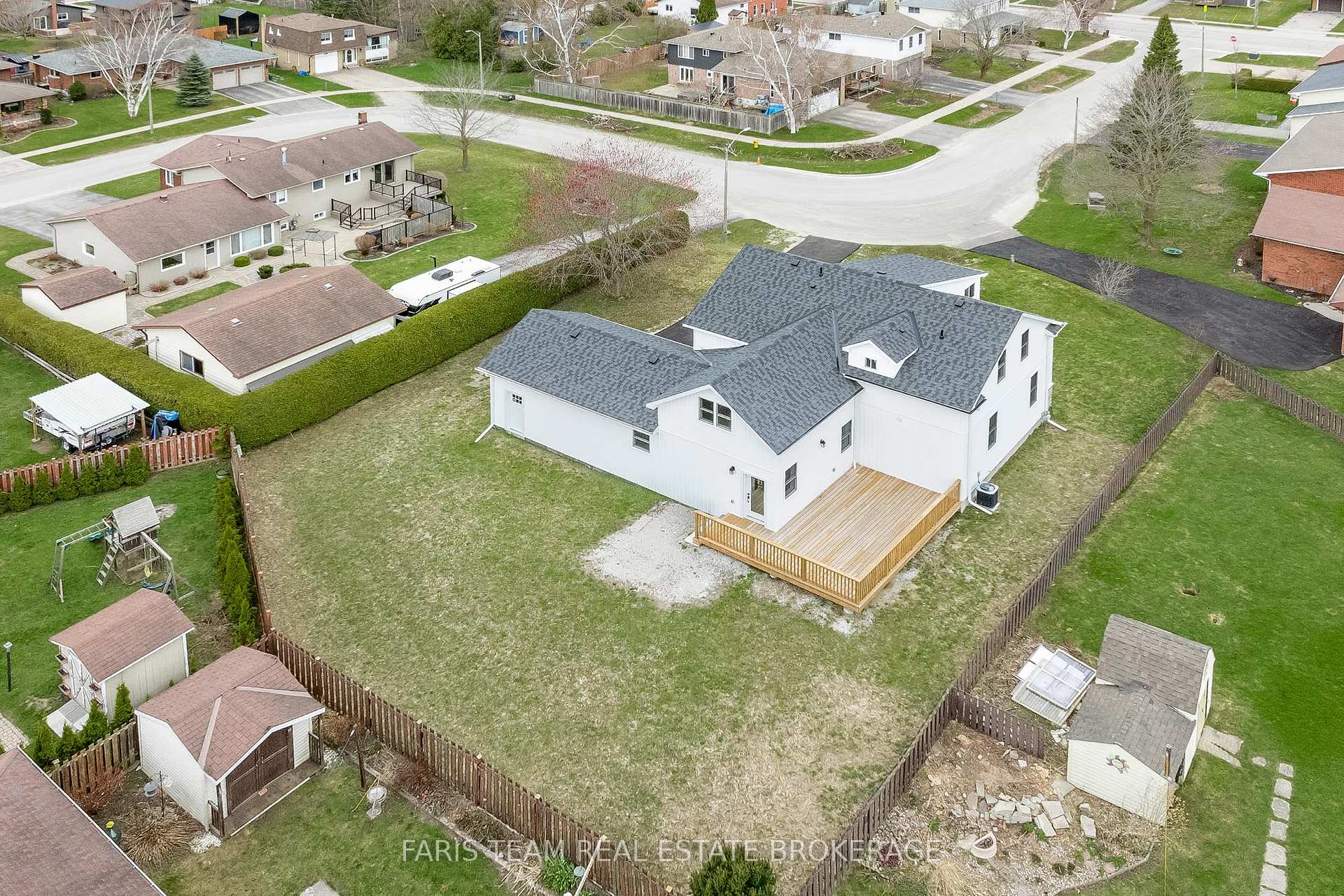 Photo 30 of 9 Bertram Drive, Springwater, Elmvale — HOMEH