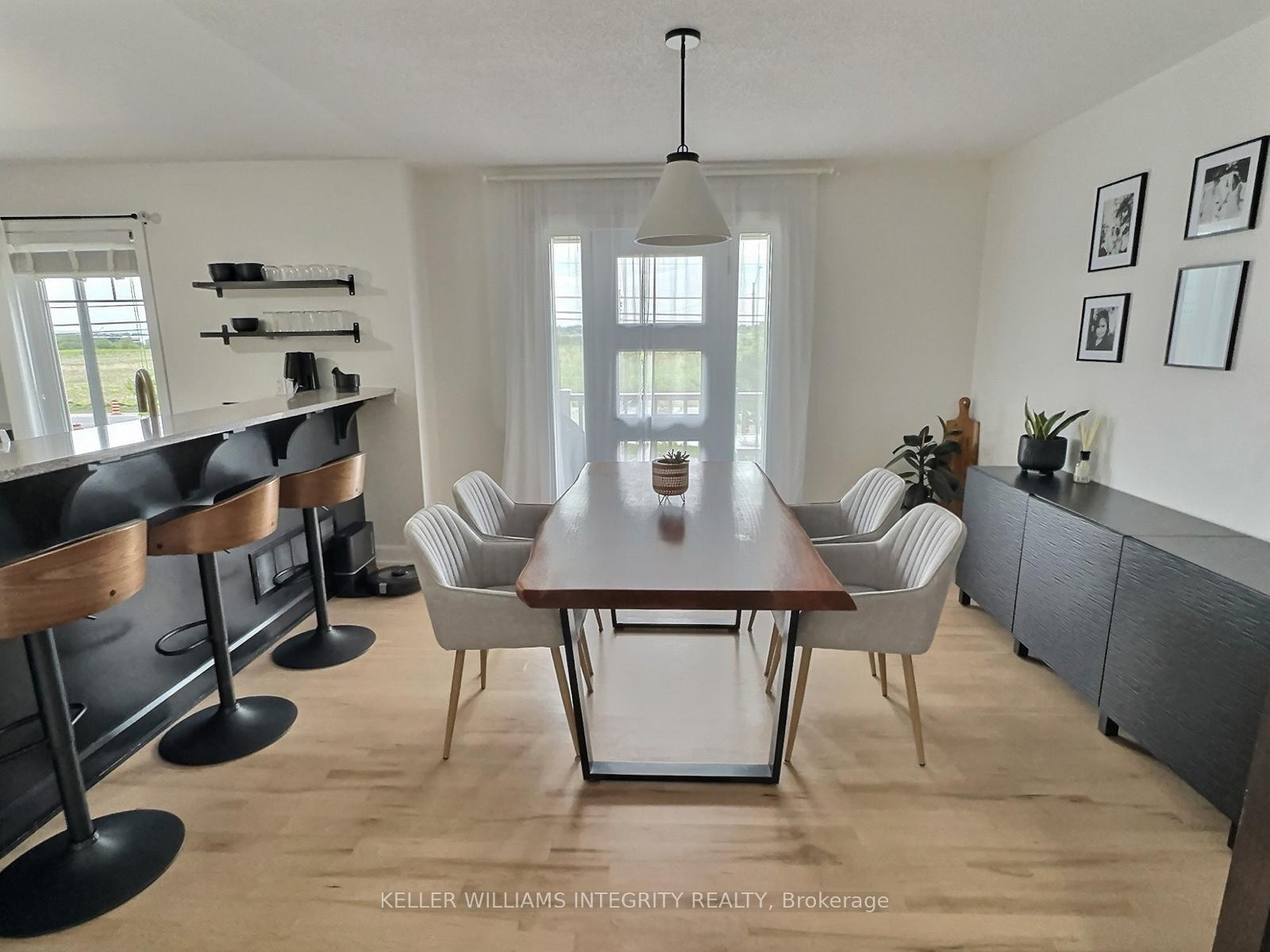 Photo 9 of 197 Par-La-Ville Circle, Ottawa, Stittsville (North) — HOMEH