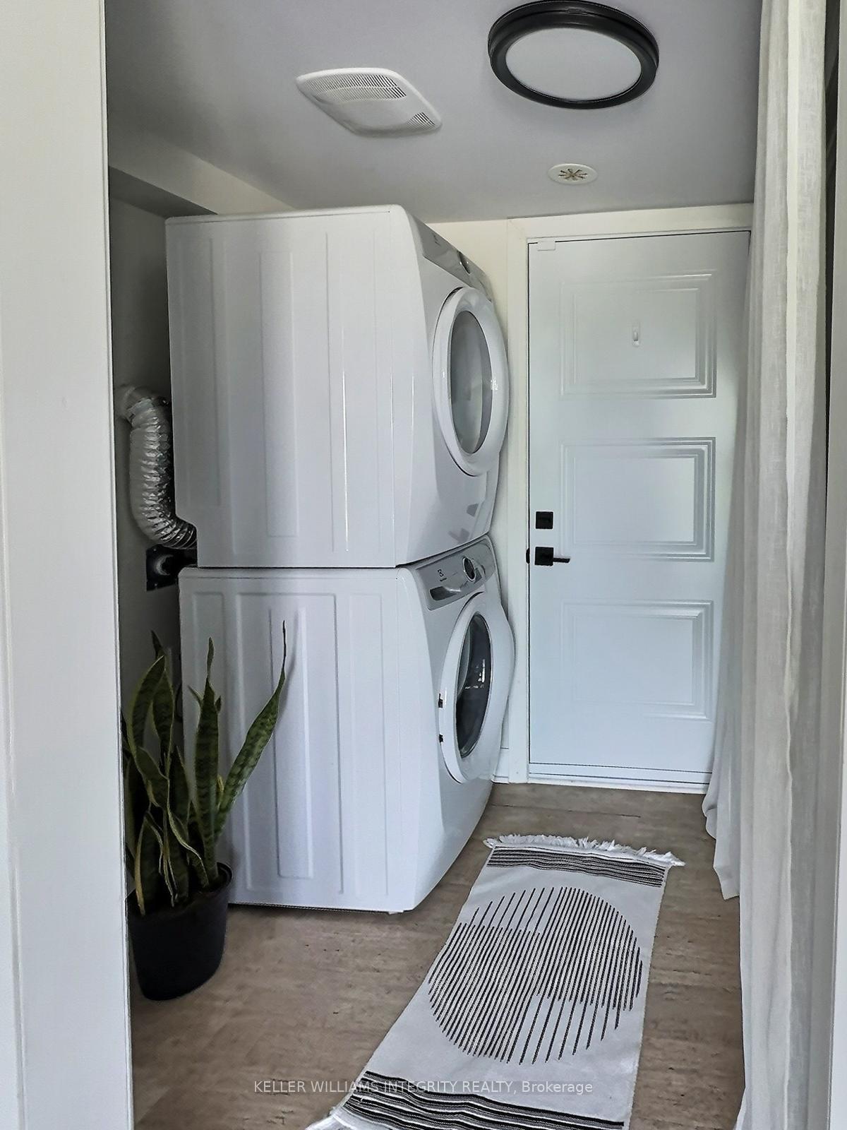 Photo 12 of 197 Par-La-Ville Circle, Ottawa, Stittsville (North) — HOMEH