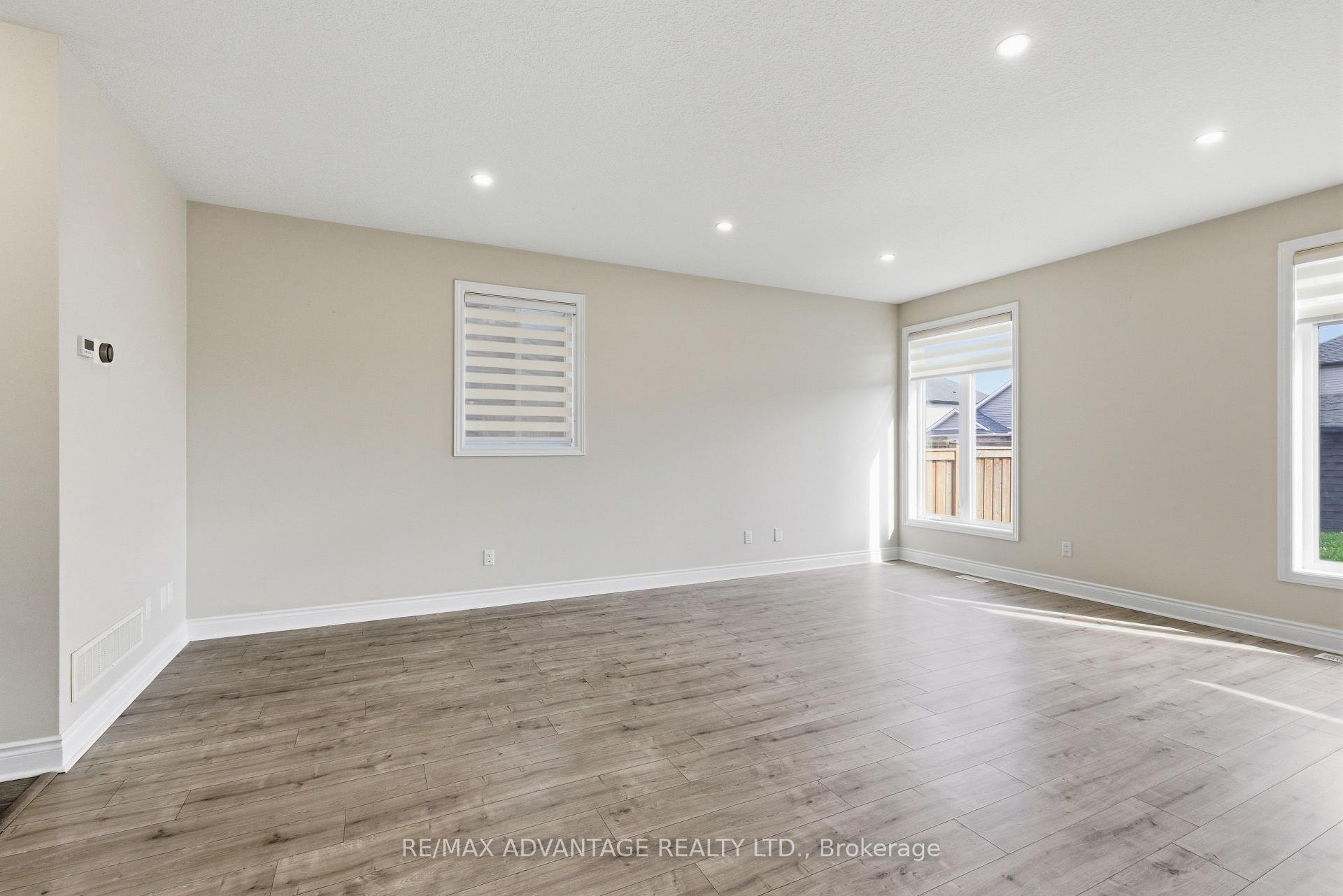 Photo 3 of 47 Ashberry Place, St. Thomas — HOMEH