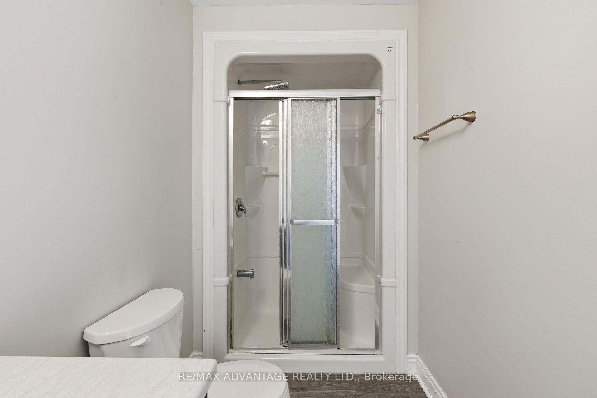 Photo 11 of 47 Ashberry Place, St. Thomas — HOMEH