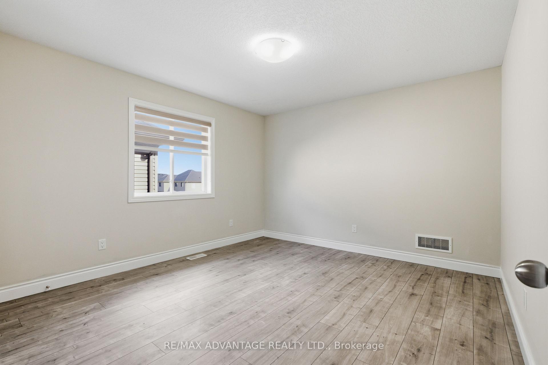 Photo 14 of 47 Ashberry Place, St. Thomas — HOMEH