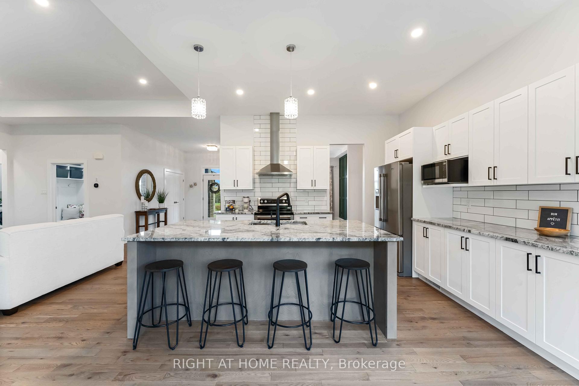 Photo 9 of 408 Gaelic Glen Ridge, Ottawa, Remainder of Stittsville & Area — HOMEH