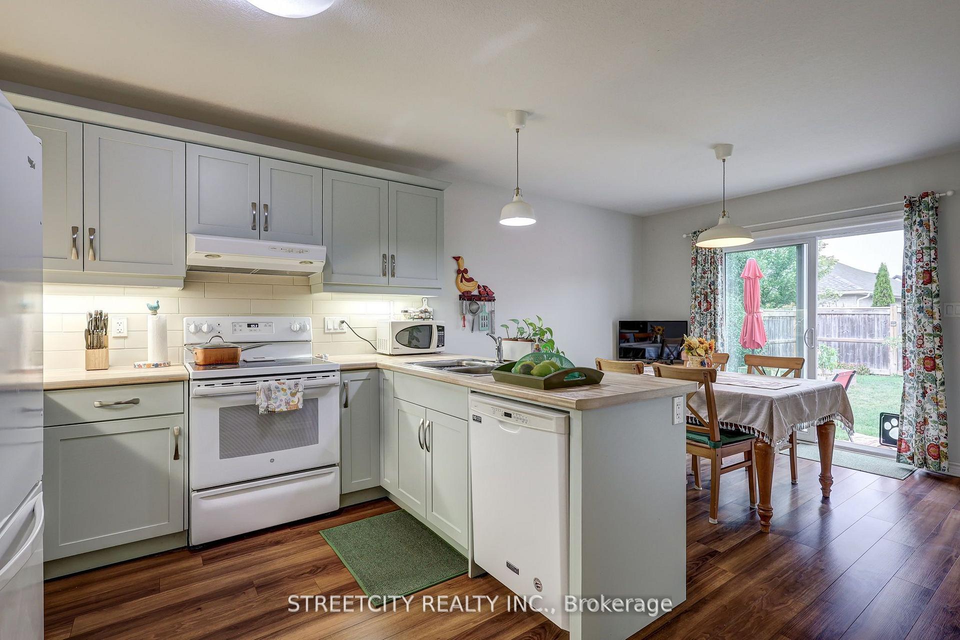 Photo 5 of 31 Acorn Trail, St. Thomas — HOMEH