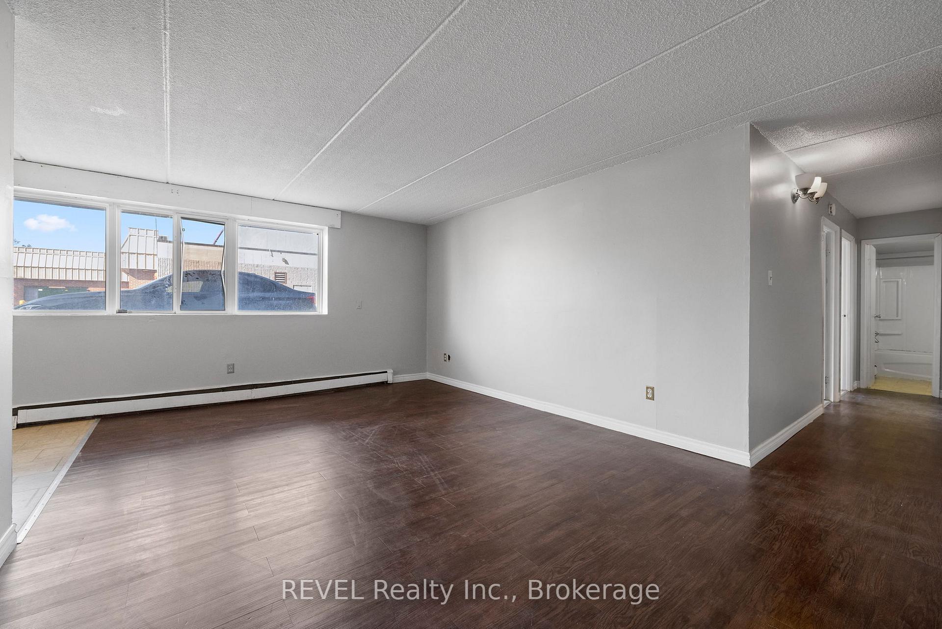 Photo 11 of Unit 102, 19 Manchester Avenue, St. Catharines, Haig — HOMEH