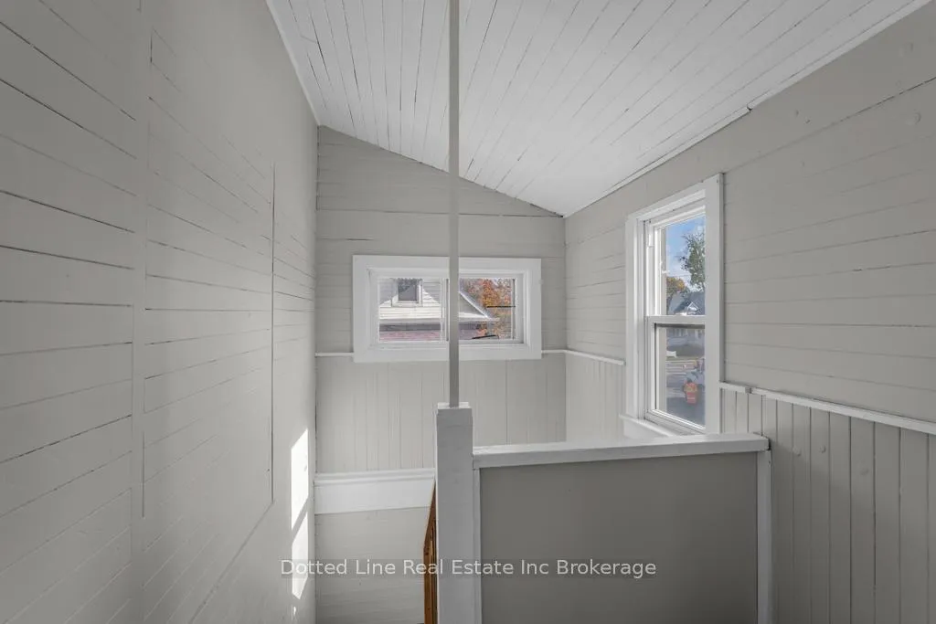 Photo 5 of 64 Forest Avenue, St. Thomas — HOMEH