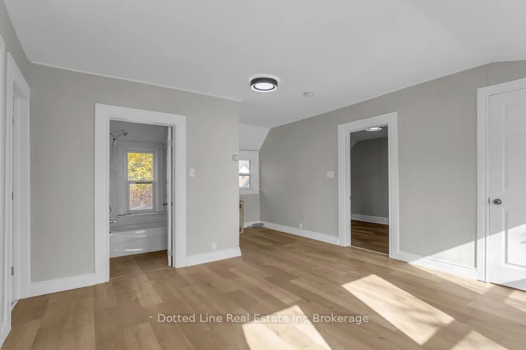 Photo 8 of 64 Forest Avenue, St. Thomas — HOMEH