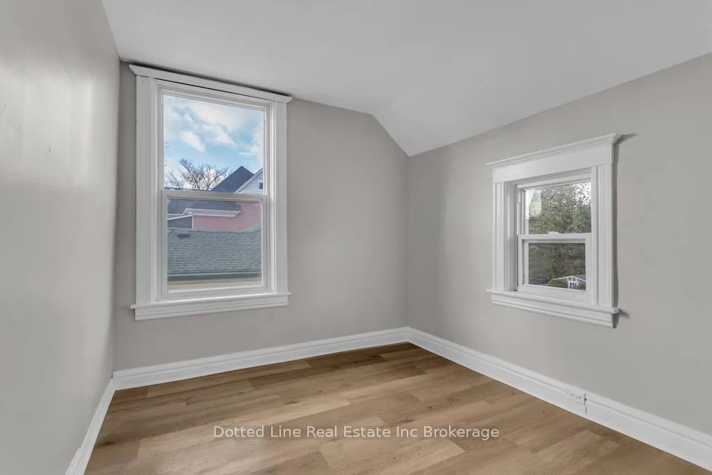 Photo 9 of 64 Forest Avenue, St. Thomas — HOMEH
