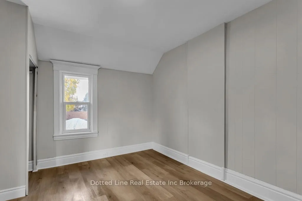 Photo 10 of 64 Forest Avenue, St. Thomas — HOMEH