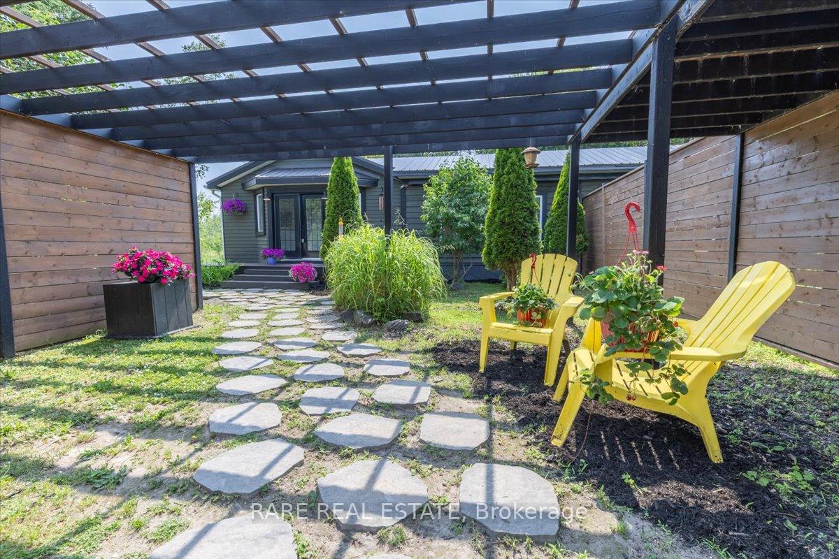Photo 4 of 1148 Glengarry Landing Road S, Springwater, Rural Springwater — HOMEH