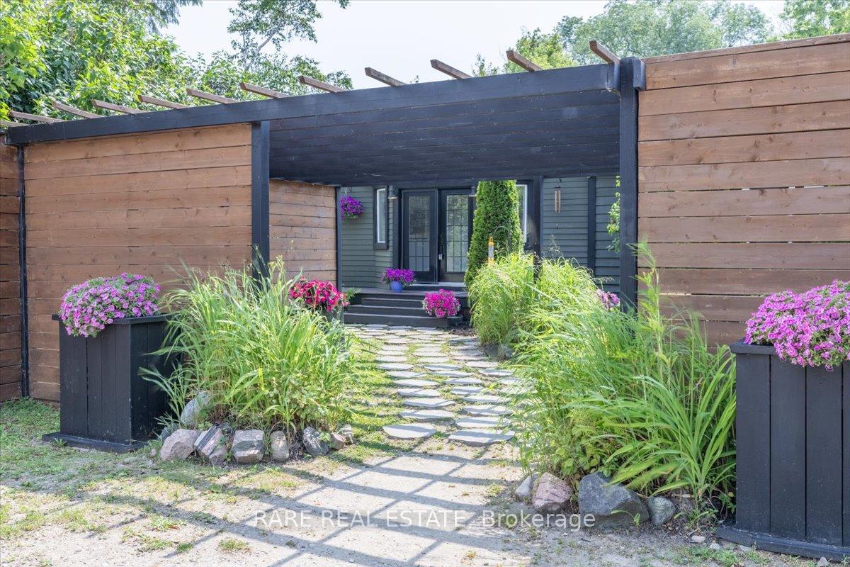 Photo 5 of 1148 Glengarry Landing Road S, Springwater, Rural Springwater — HOMEH