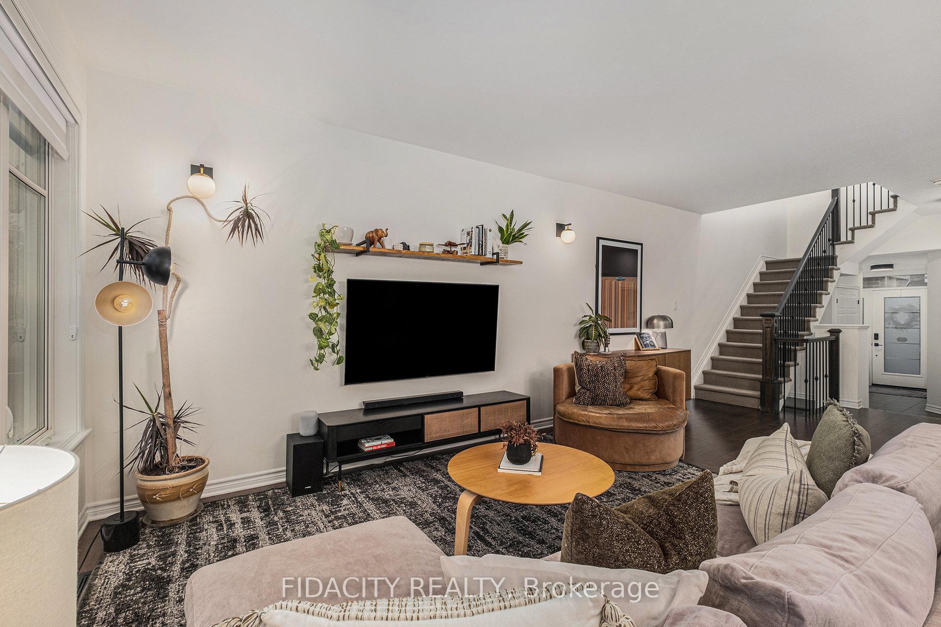 Photo 8 of 648 Vivera Place, Ottawa, Fringewood — HOMEH