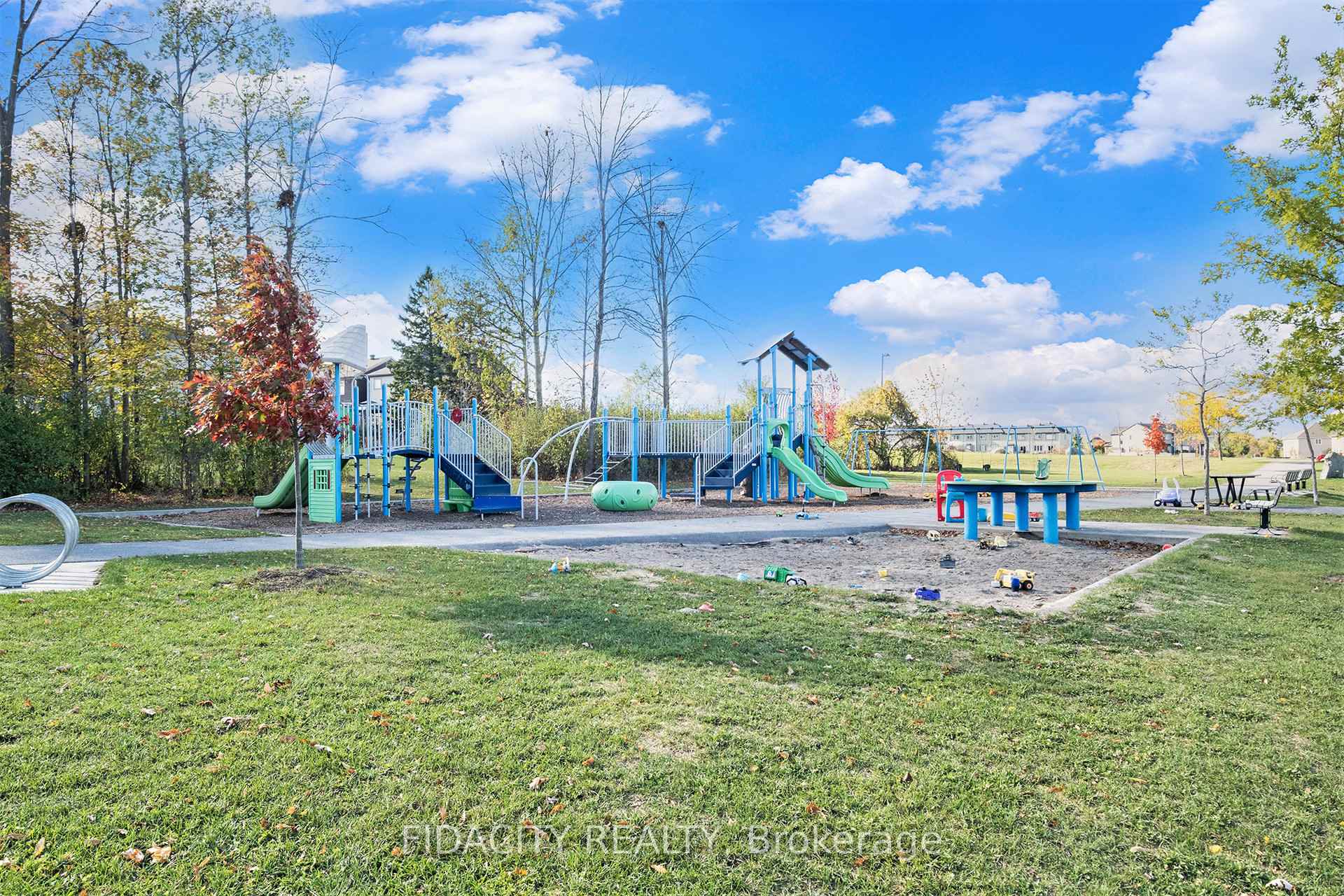 Photo 24 of 648 Vivera Place, Ottawa, Fringewood — HOMEH