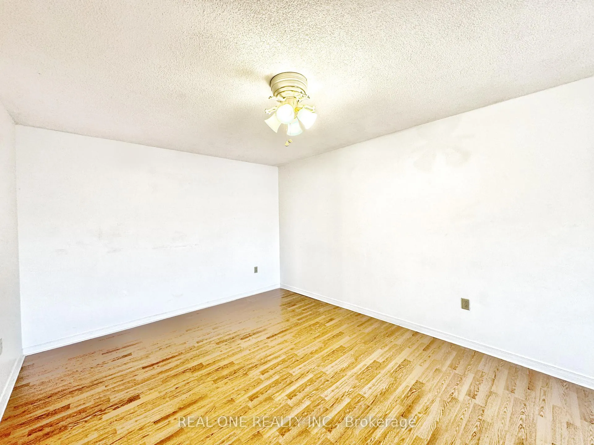 Photo 3 of Unit 309, 1 Quail Crescent, Barrie, Ardagh — HOMEH