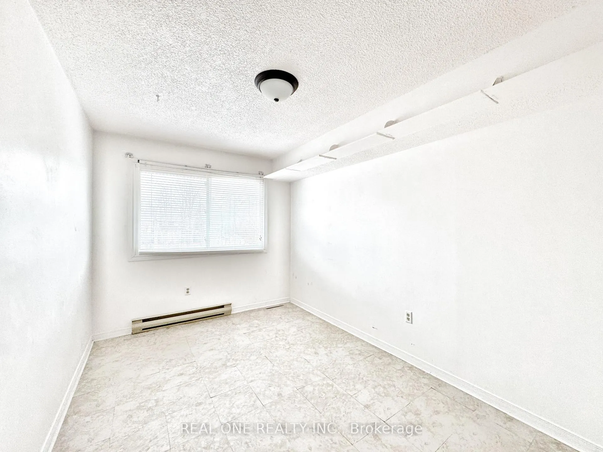 Photo 6 of Unit 309, 1 Quail Crescent, Barrie, Ardagh — HOMEH