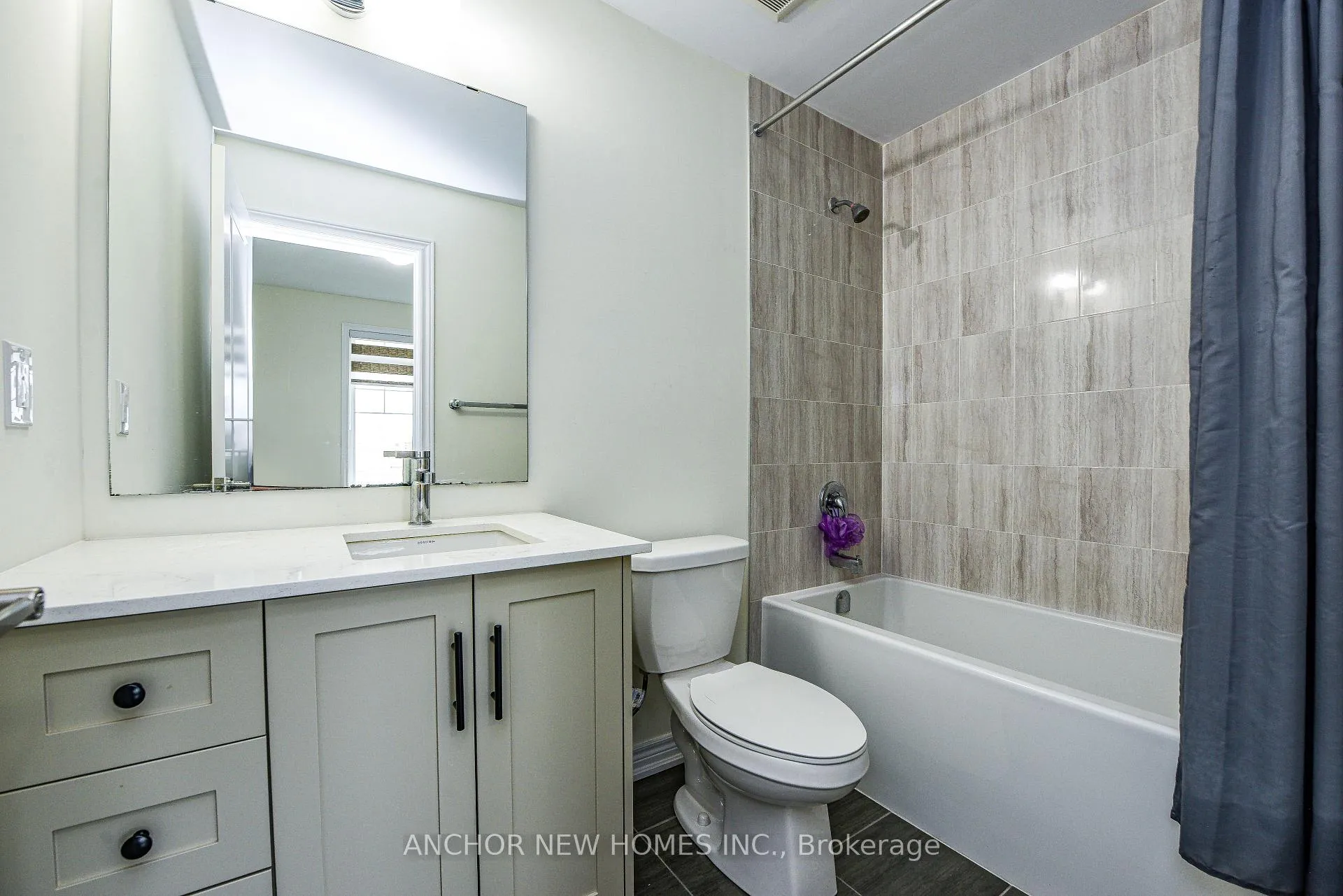 Photo 3 of Unit 23, 10 Birmingham Drive, Cambridge, Hagey — HOMEH