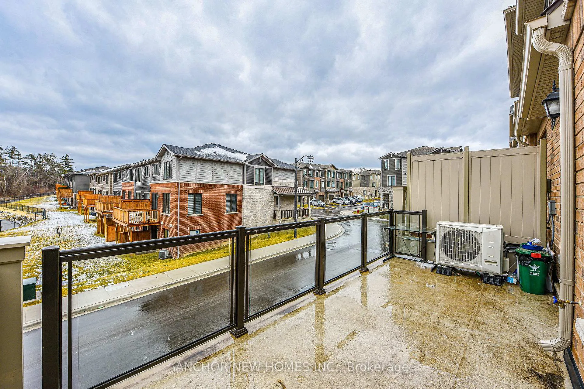 Photo 17 of Unit 23, 10 Birmingham Drive, Cambridge, Hagey — HOMEH