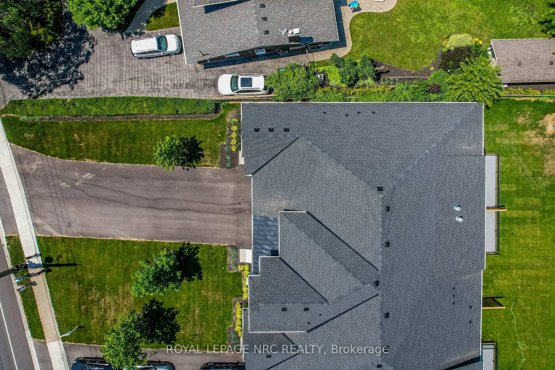 Photo 3 of 45A Lakeshore Road, St. Catharines, Lakeshore — HOMEH