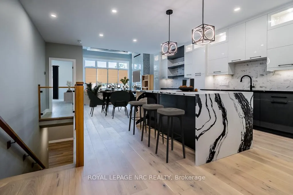 Photo 4 of 45A Lakeshore Road, St. Catharines, Lakeshore — HOMEH