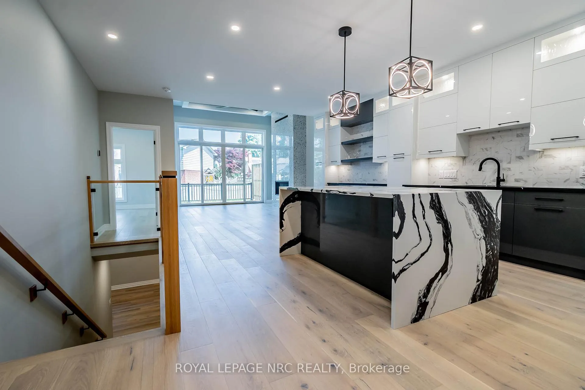 Photo 5 of 45A Lakeshore Road, St. Catharines, Lakeshore — HOMEH