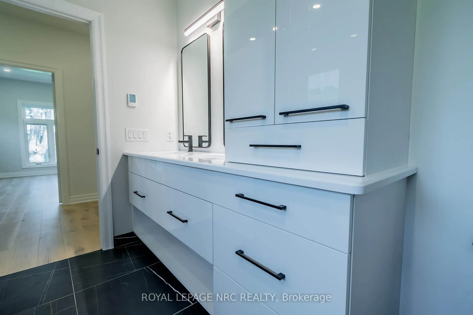 Photo 21 of 45A Lakeshore Road, St. Catharines, Lakeshore — HOMEH
