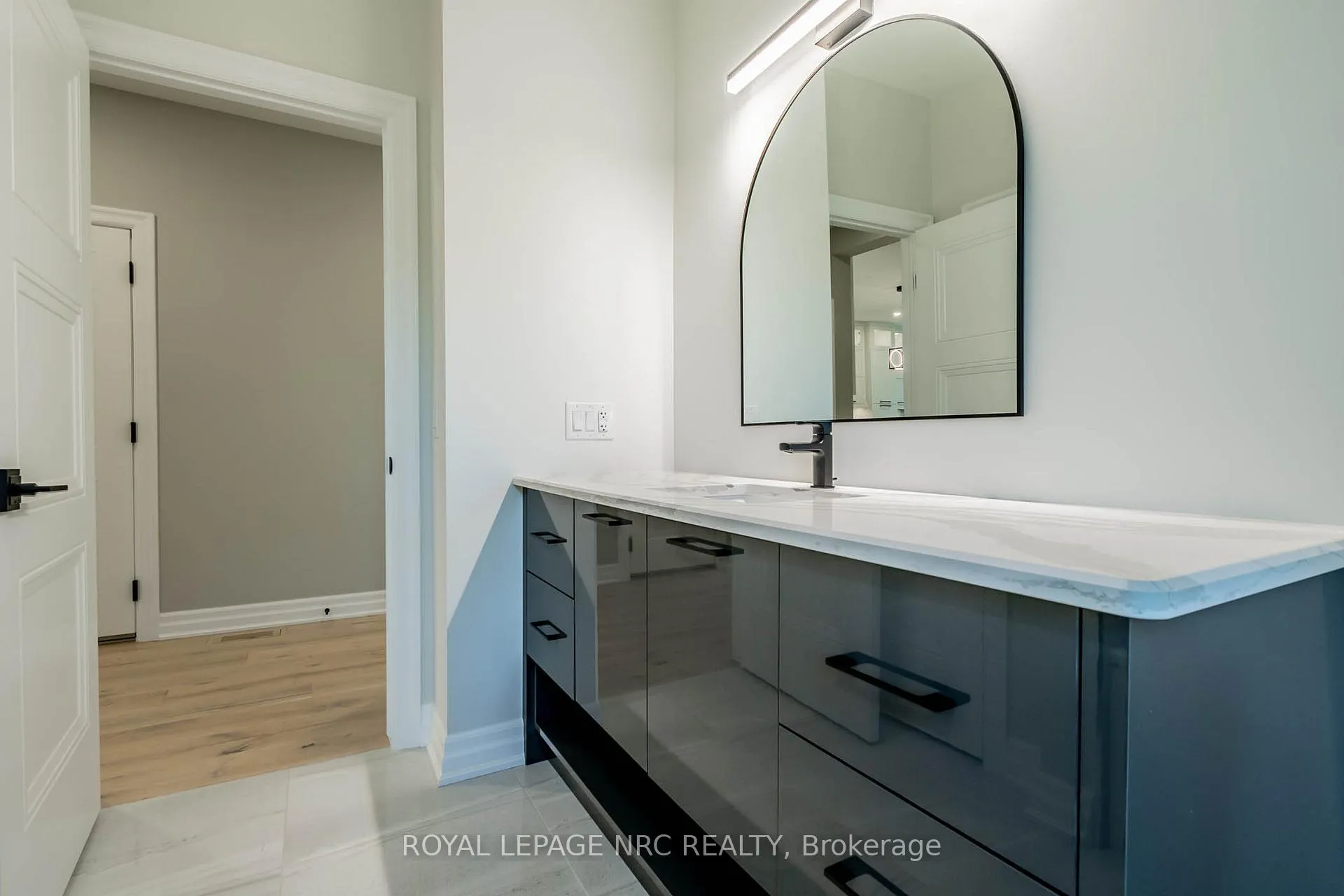 Photo 25 of 45A Lakeshore Road, St. Catharines, Lakeshore — HOMEH