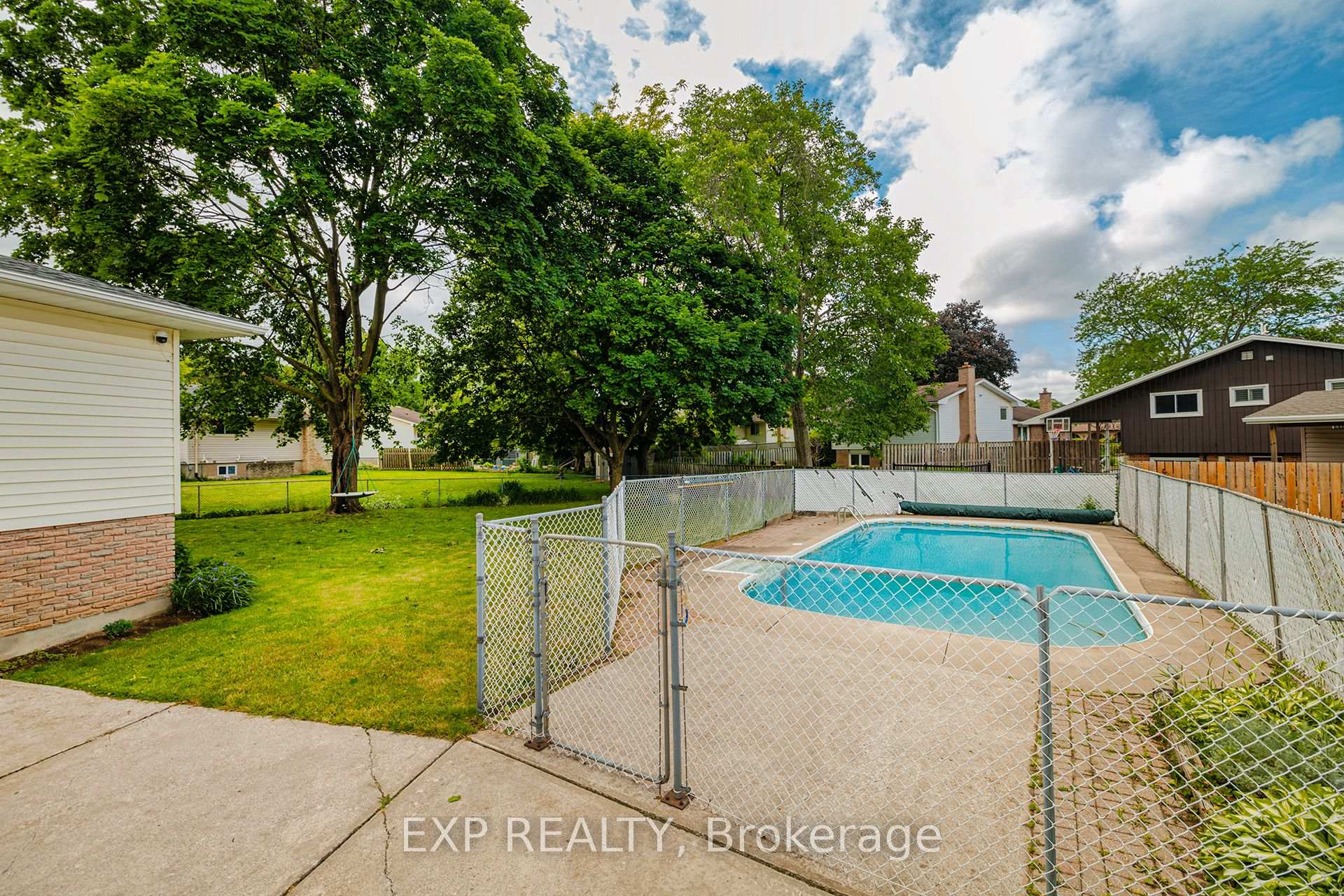 Photo 22 of 15 Laguna Crescent, St. Catharines, Bunting/Linwell — HOMEH