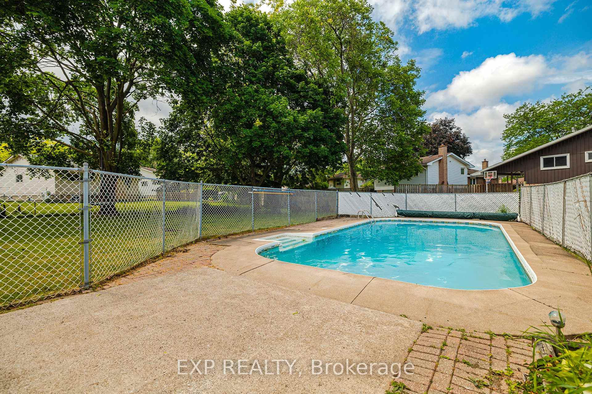 Photo 23 of 15 Laguna Crescent, St. Catharines, Bunting/Linwell — HOMEH