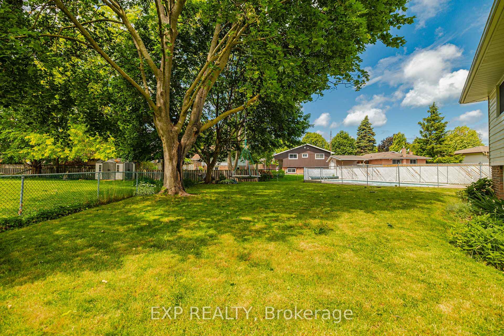 Photo 26 of 15 Laguna Crescent, St. Catharines, Bunting/Linwell — HOMEH