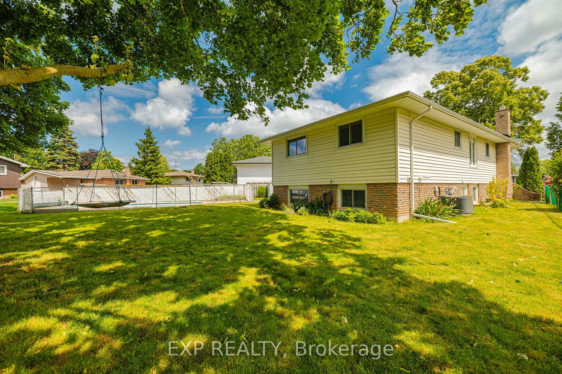 Photo 27 of 15 Laguna Crescent, St. Catharines, Bunting/Linwell — HOMEH
