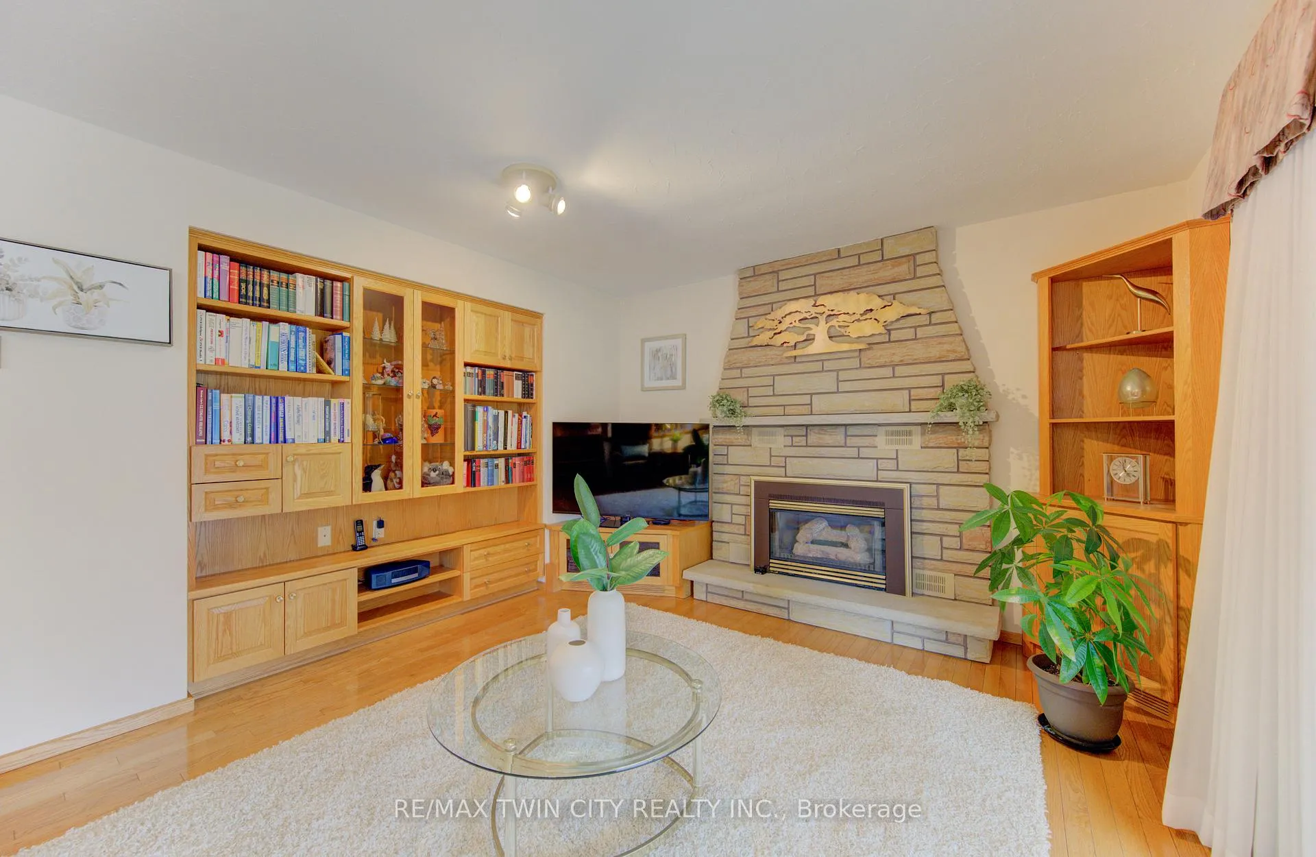 Photo 6 of 55 Coach Hill Drive, Kitchener — HOMEH