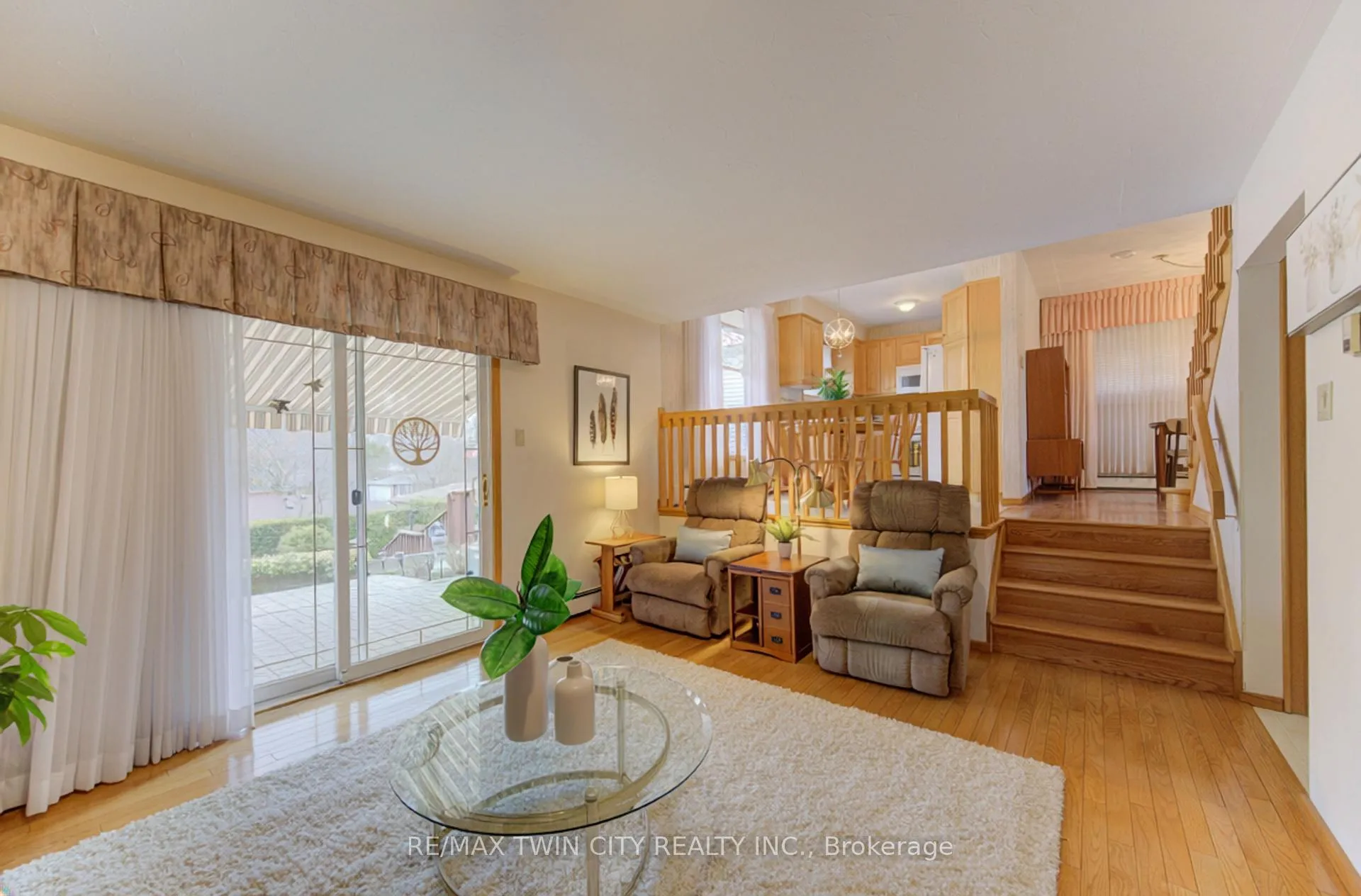Photo 7 of 55 Coach Hill Drive, Kitchener — HOMEH