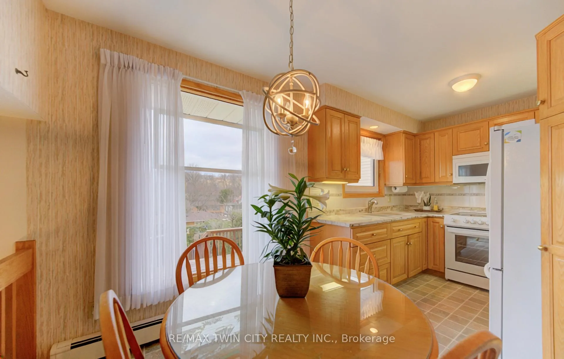 Photo 15 of 55 Coach Hill Drive, Kitchener — HOMEH