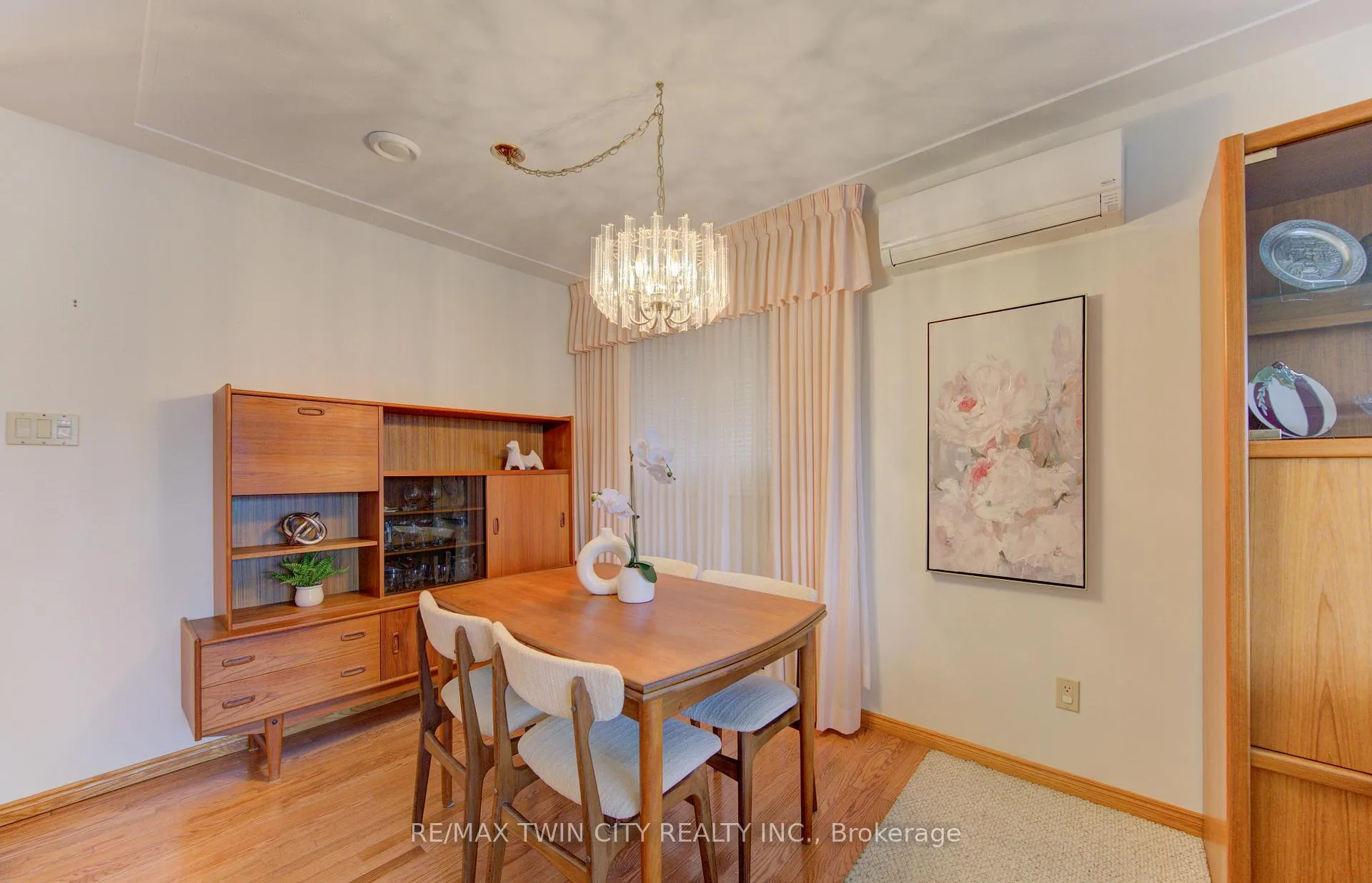 Photo 17 of 55 Coach Hill Drive, Kitchener — HOMEH