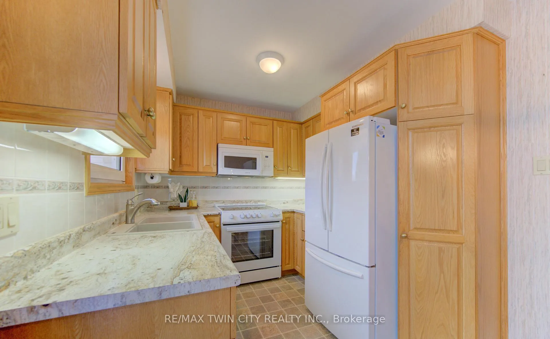 Photo 20 of 55 Coach Hill Drive, Kitchener — HOMEH
