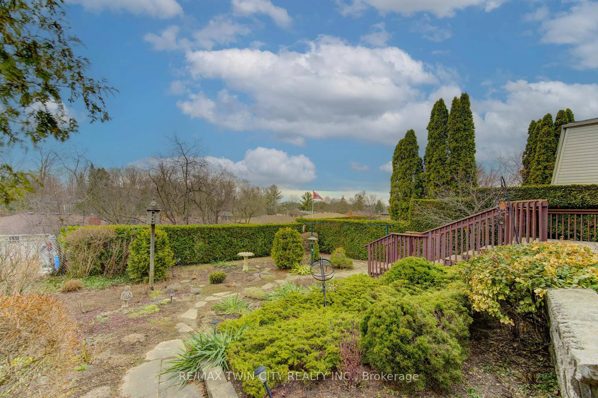 Photo 32 of 55 Coach Hill Drive, Kitchener — HOMEH