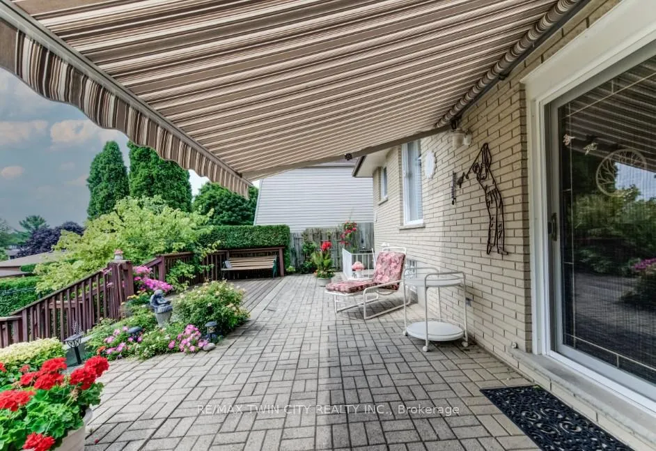 Photo 38 of 55 Coach Hill Drive, Kitchener — HOMEH
