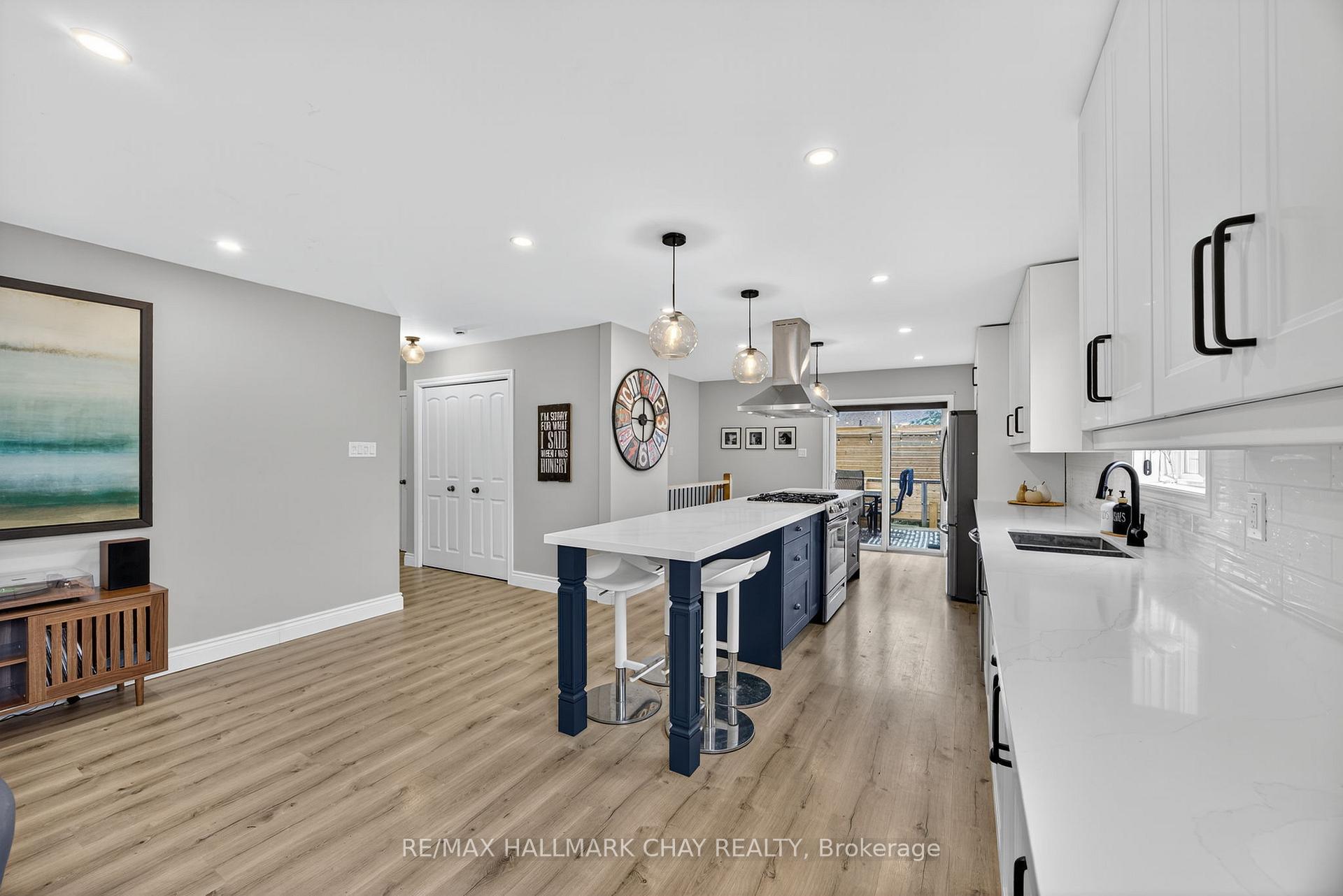 Photo 7 of 5 Corbett Street, Springwater, Elmvale — HOMEH