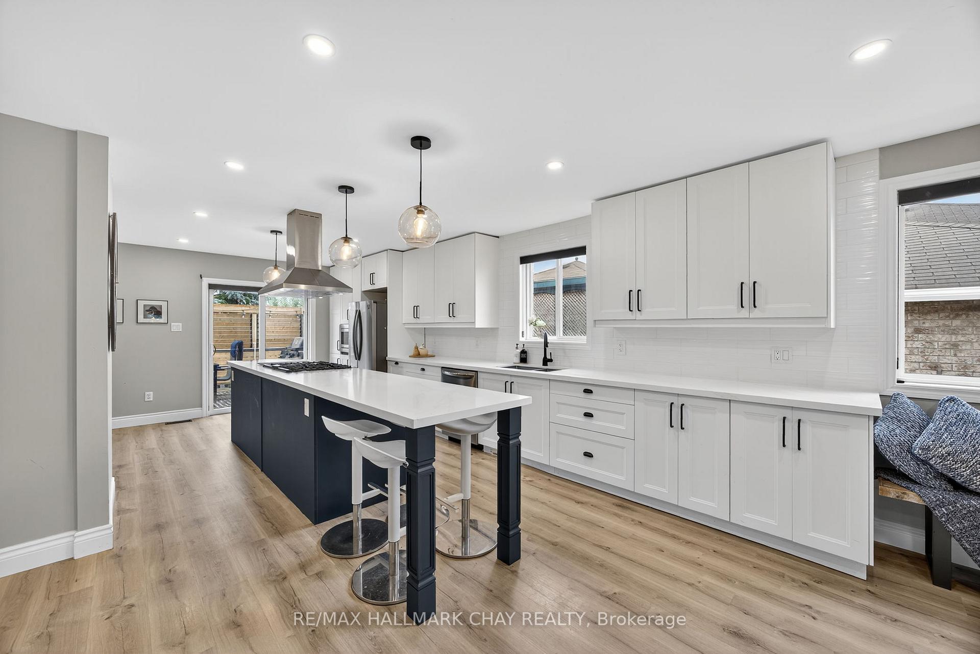 Photo 12 of 5 Corbett Street, Springwater, Elmvale — HOMEH