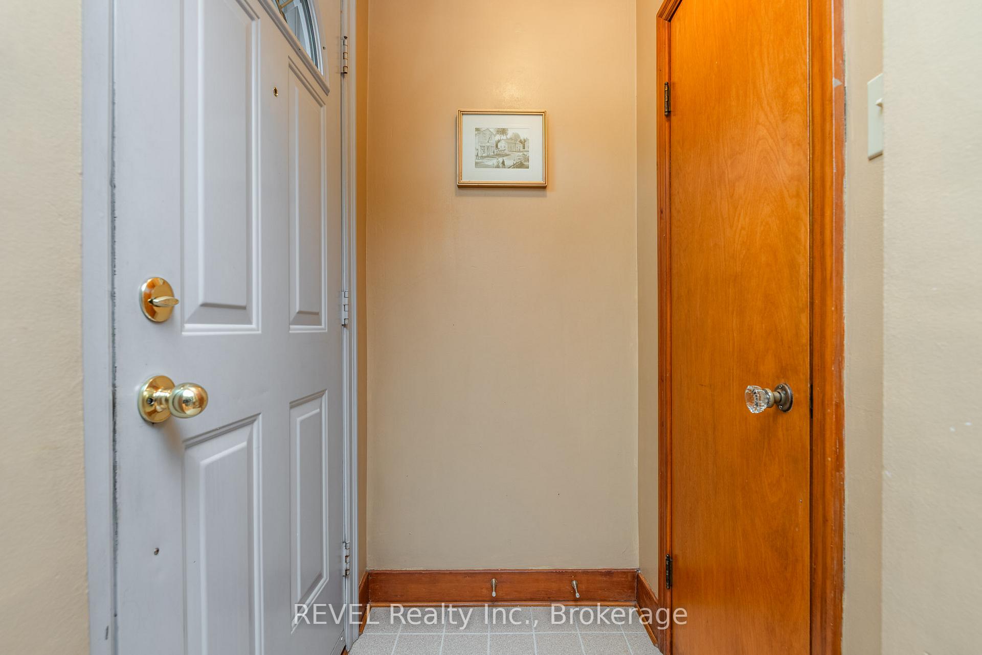 Photo 7 of 425 Geneva Street, St. Catharines, Lakeport — HOMEH